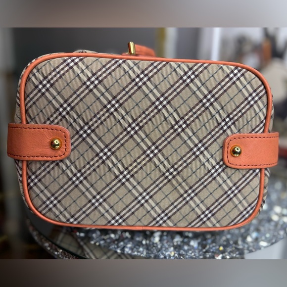 Burberry Blue Label Nova Check drawstring bucket bag EUC - Picture 13 of 17